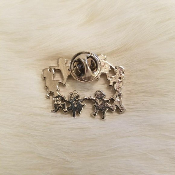 VINtage CTPM Children Lapel Pin 3035 - Picture 7 of 8